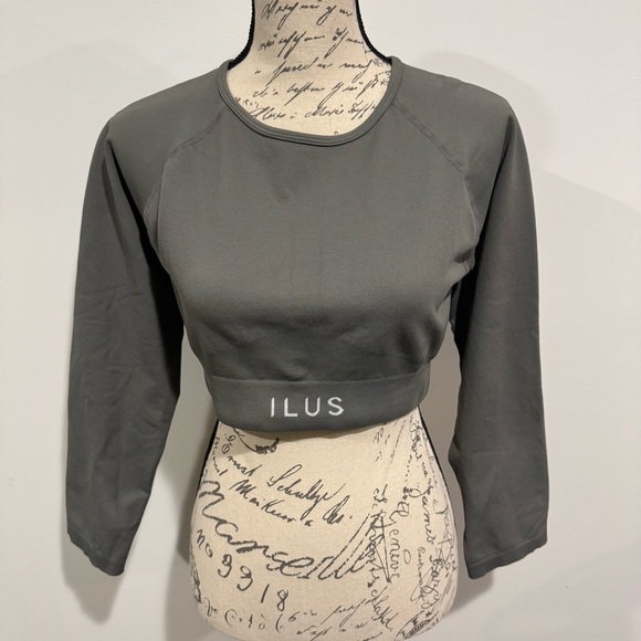 ILUS SEAMLUX™ INTENSIFY LONG SLEEVE CROP TOP Size XL Gray - Picture 1 of 6